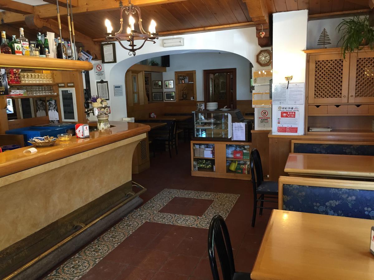 Hotel Fiames Cortina dʼAmpezzo Exteriör bild